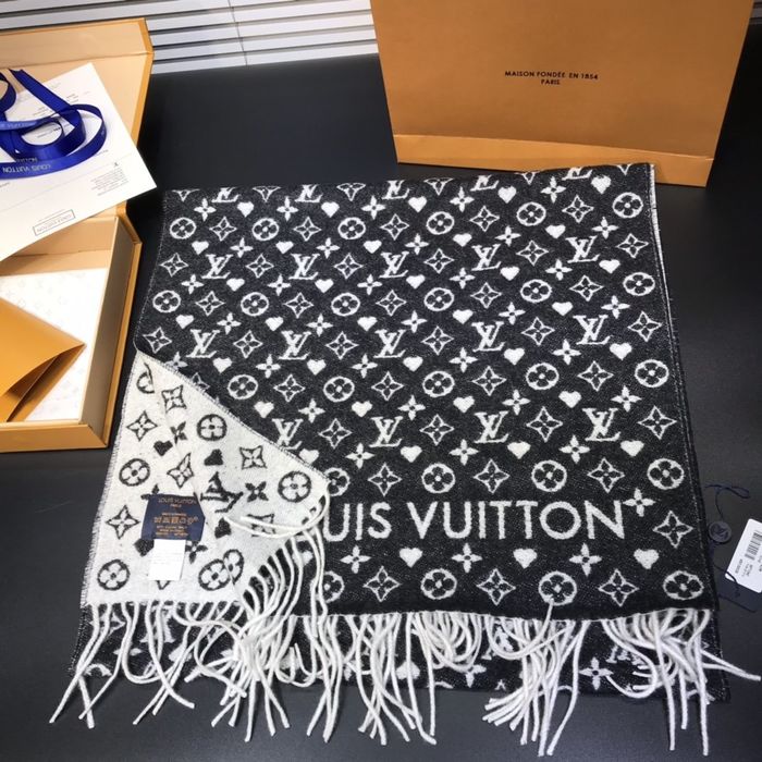 Louis Vuitton Scarf LV00052